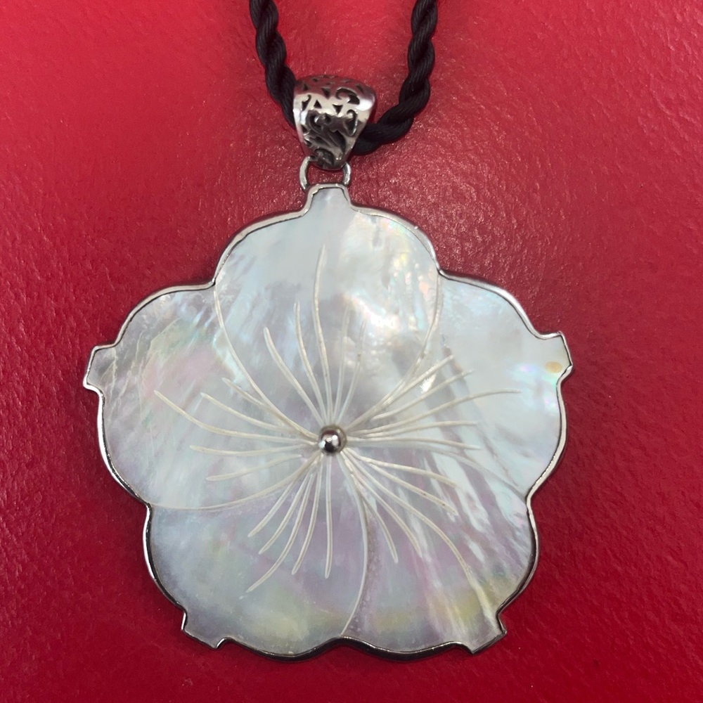 925 Silver Dainty White Mother Of Pearl Flower Pendant By  Fifi Rose 2.5 In